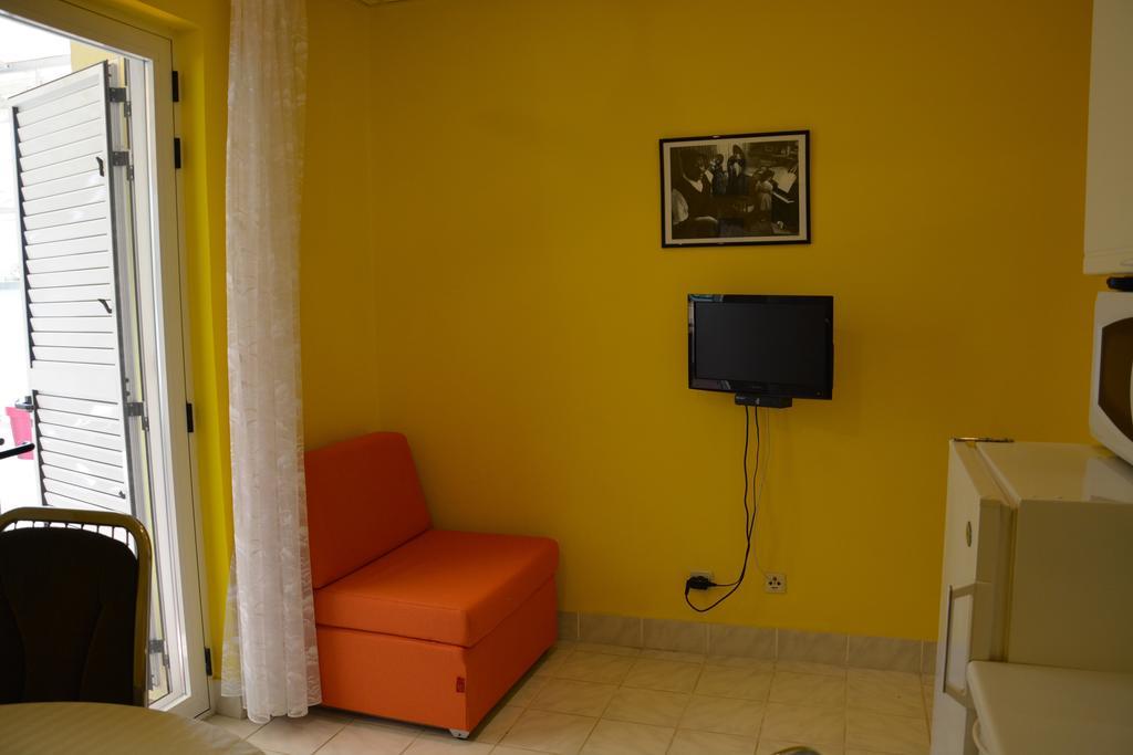 Apartments Gareta Gradac  Szoba fotó