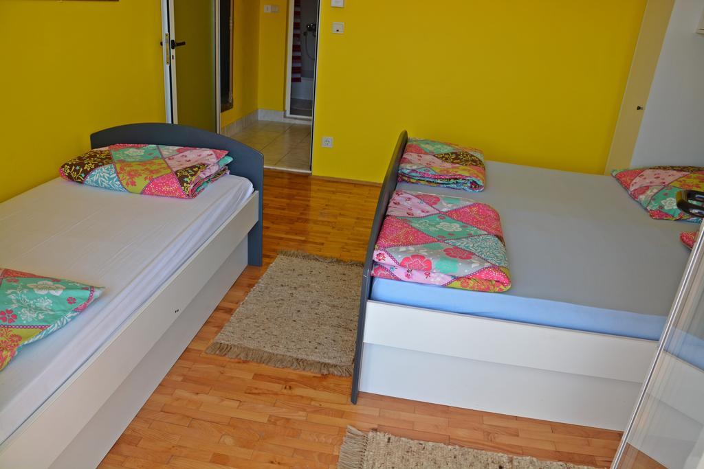 Apartments Gareta Gradac  Szoba fotó