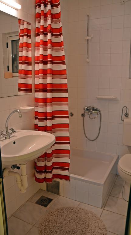 Apartments Gareta Gradac  Szoba fotó