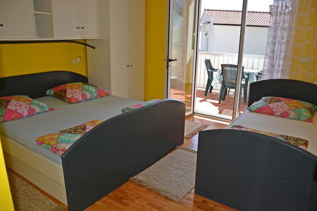 Apartments Gareta Gradac  Szoba fotó