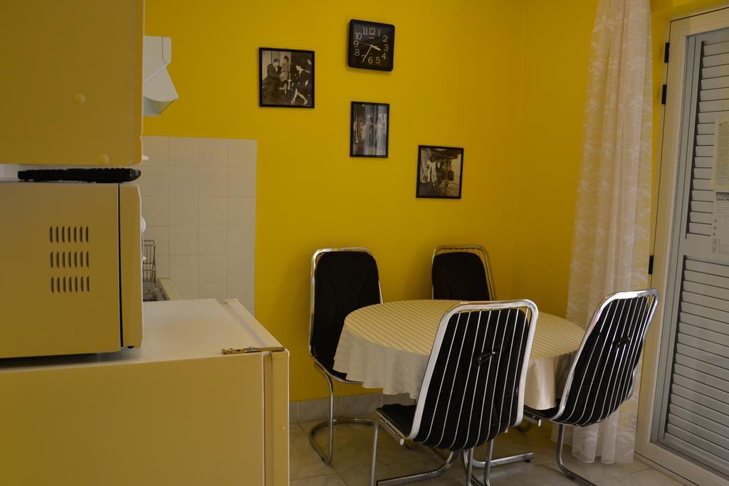 Apartments Gareta Gradac  Szoba fotó